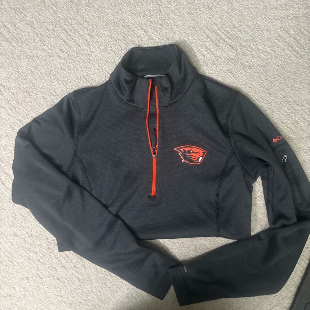 Columbia Black and orange Quarter-Zip Pullover sweat shirt with thumb holes.